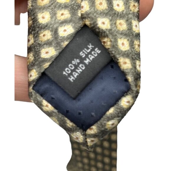 Croft &‎ Barrow 100% Silk Necktie Black and Gold Geometric Hand Made Classic Tie - Picture 7 of 8